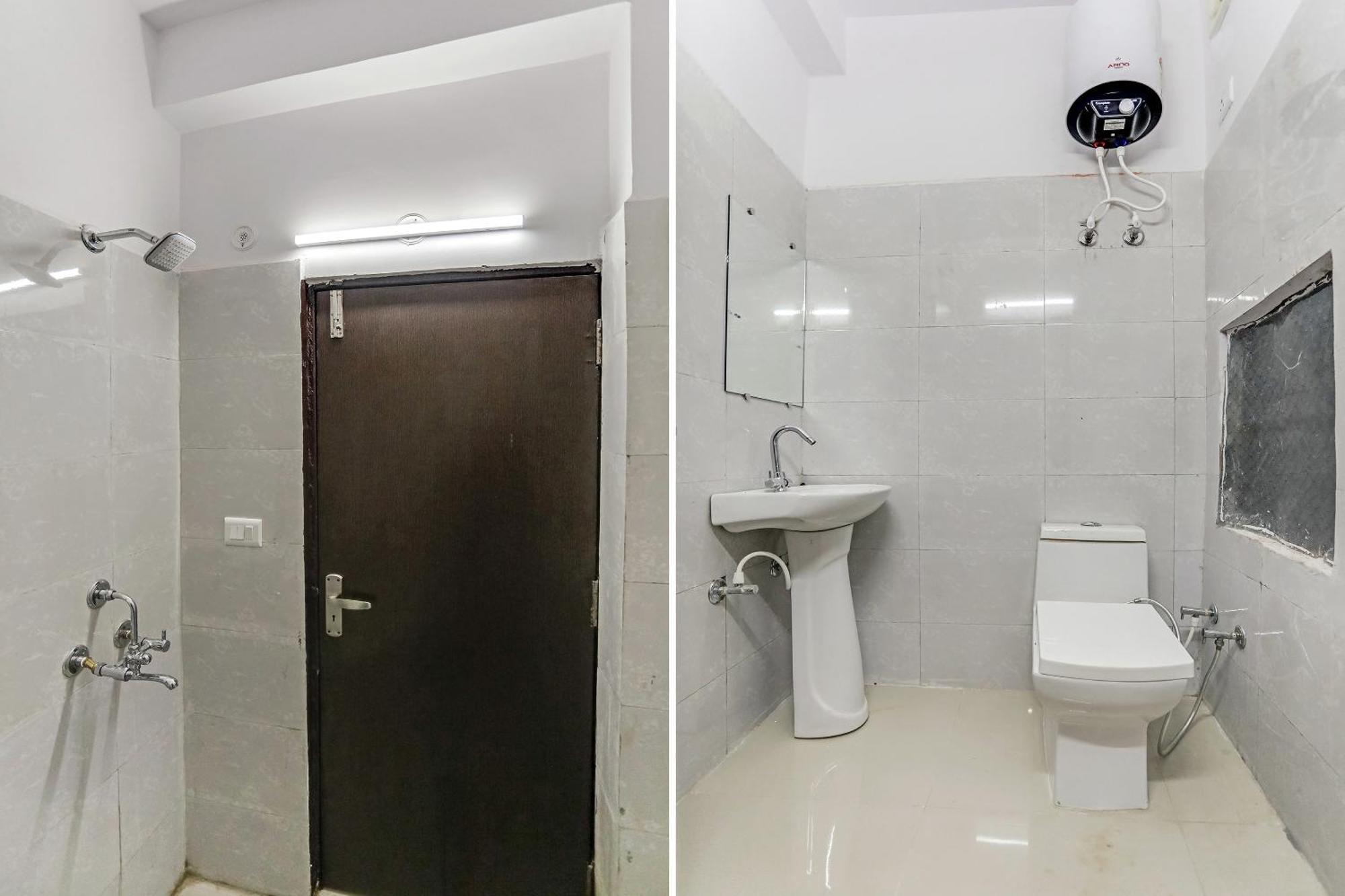Hotel Capital O 76792 Golden Stone Ghaziabad Esterno foto