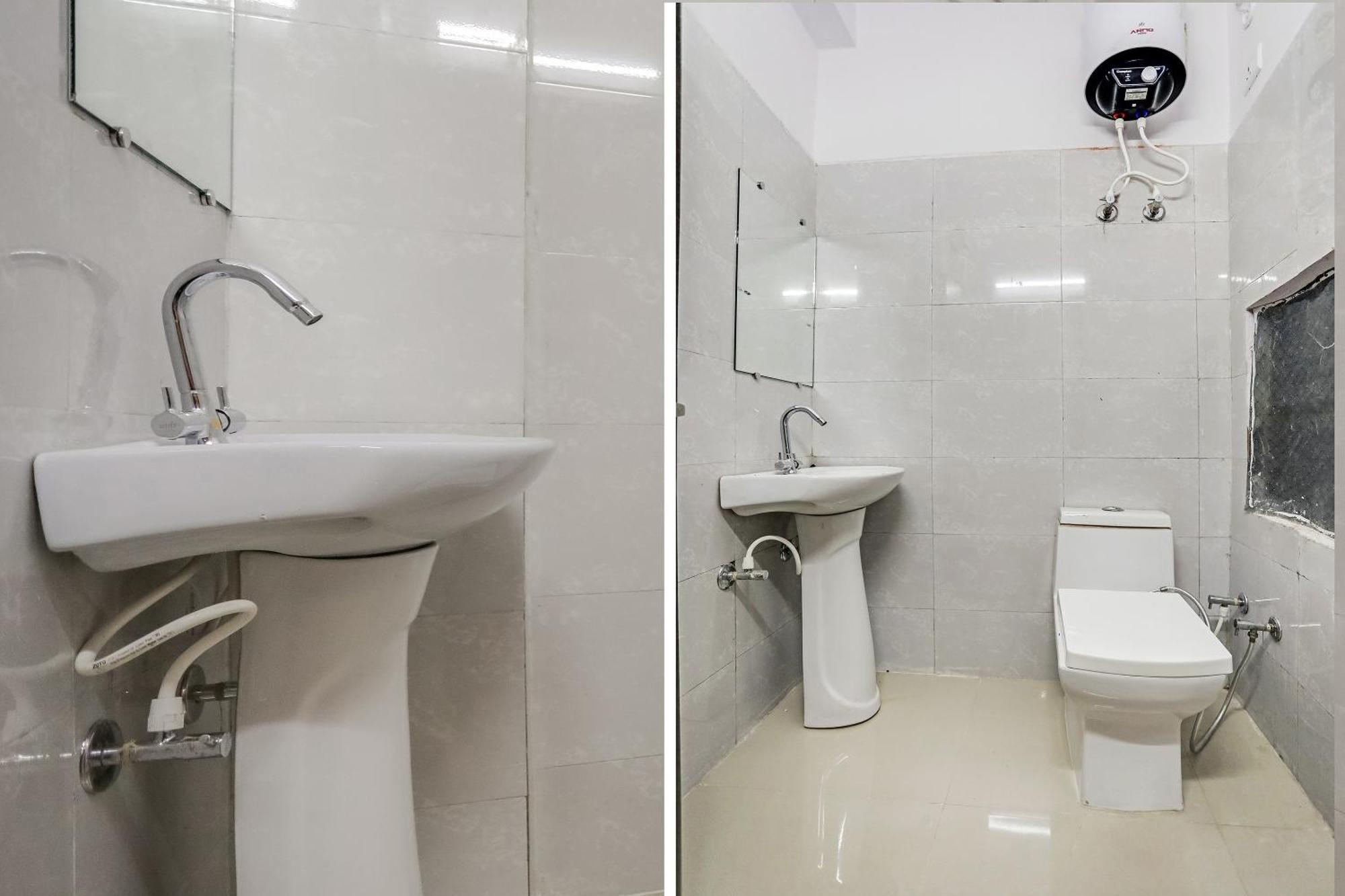 Hotel Capital O 76792 Golden Stone Ghaziabad Esterno foto