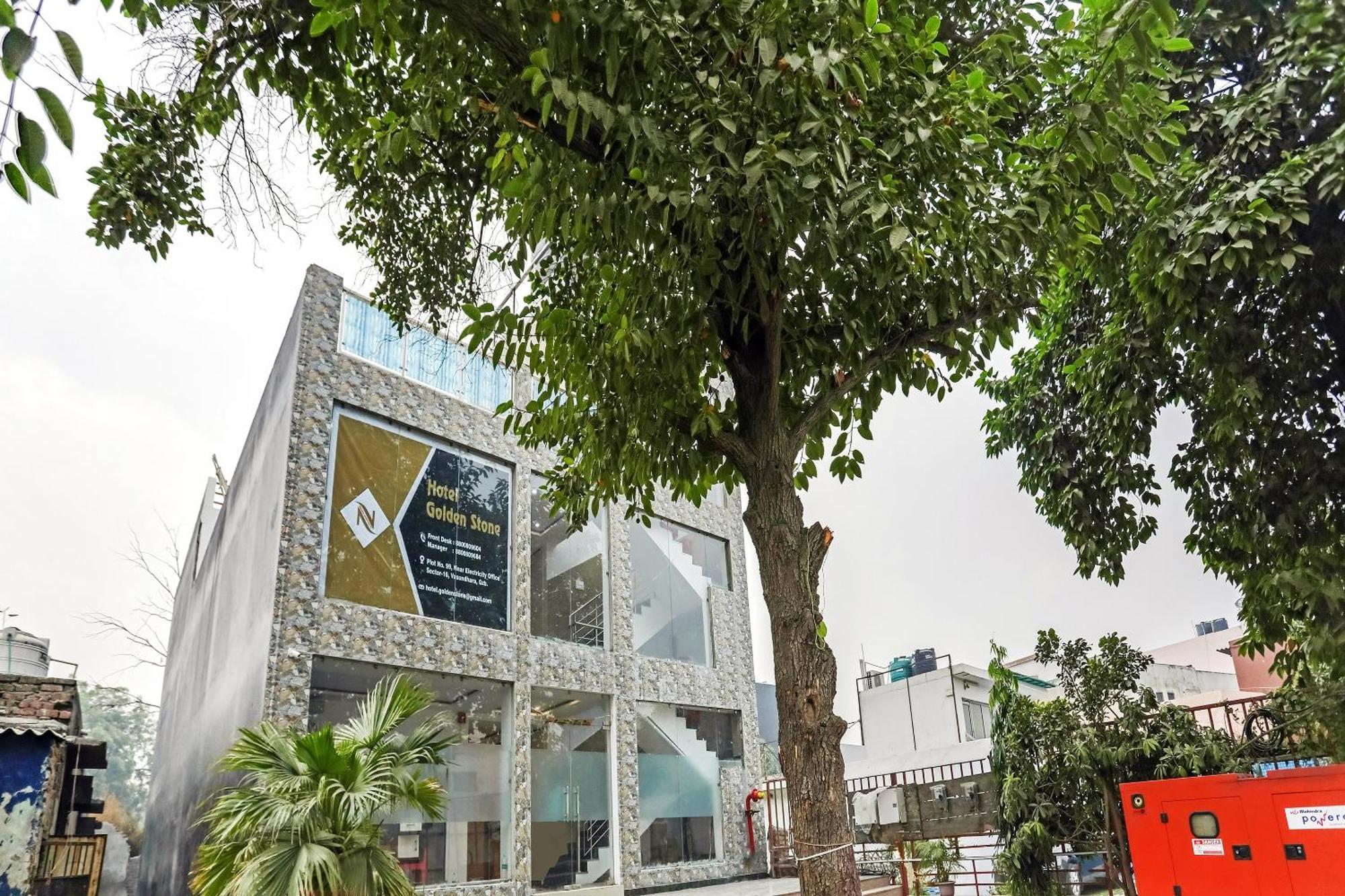 Hotel Capital O 76792 Golden Stone Ghaziabad Esterno foto
