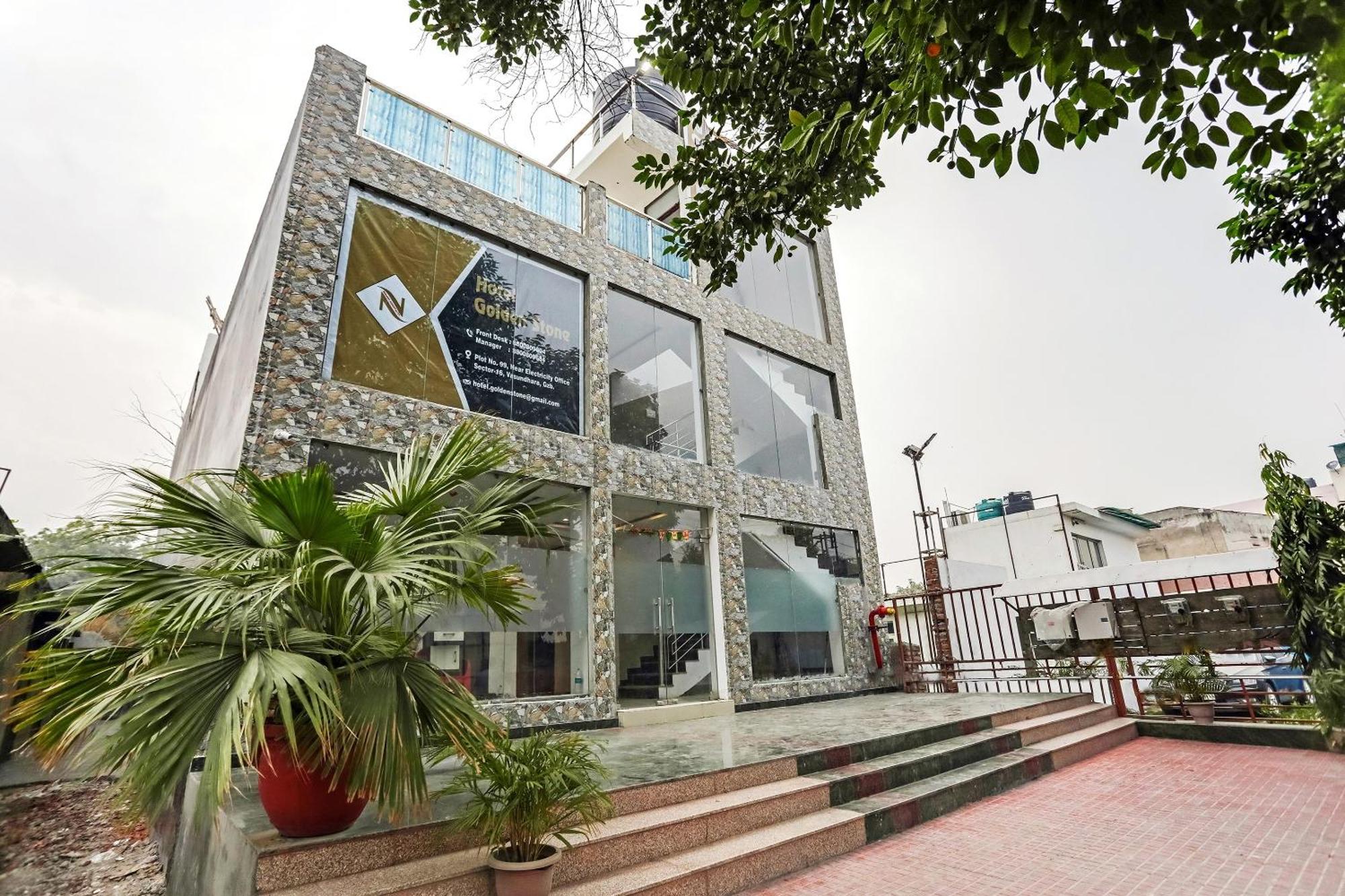 Hotel Capital O 76792 Golden Stone Ghaziabad Esterno foto